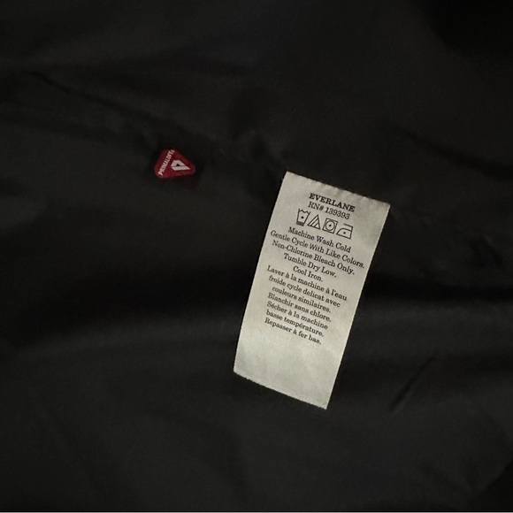 EVERLANE The ReNew Long Puffer in Black Medium - Picture 9 of 14